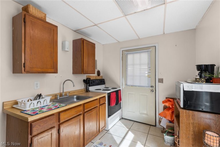 715 Zane Highway, Martins Ferry, OH - Photo 8