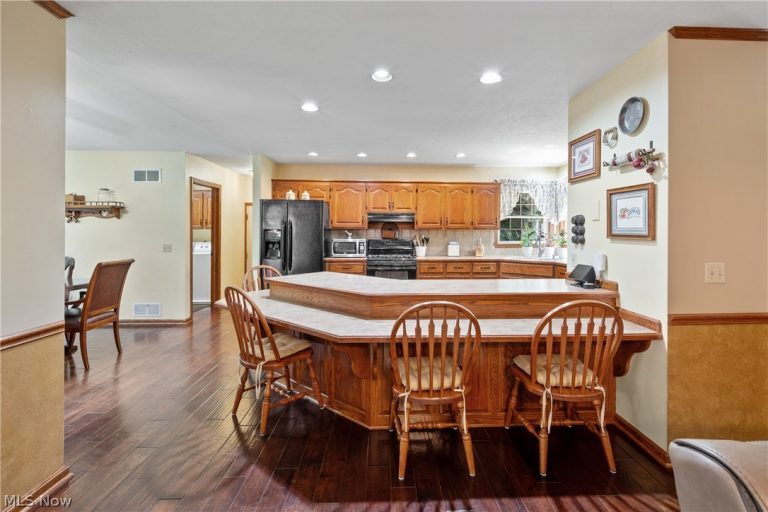 10400 Stoneacre Street, Canal Fulton, OH - Photo 8