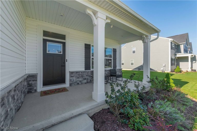 23427 Daisey Drive, Columbia Station, OH - Photo 4