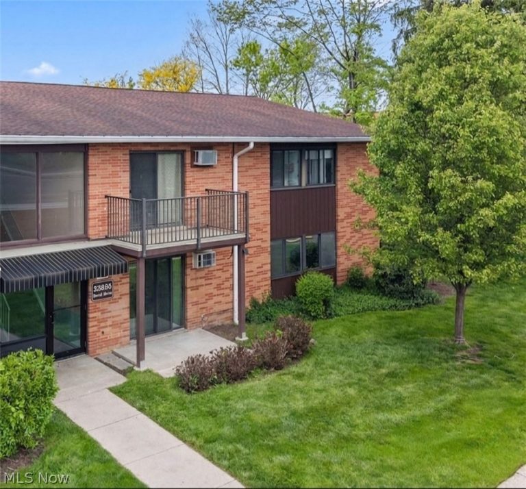 23885 David Drive #215, North Olmsted, OH, 44070