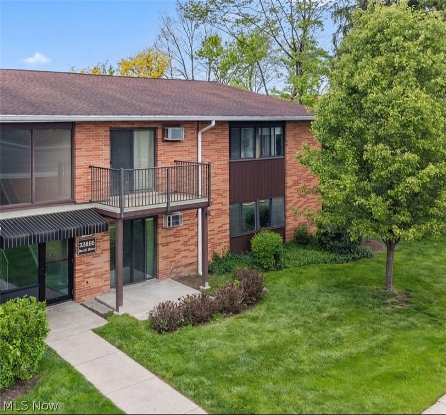 23885 David Drive #215, North Olmsted, OH