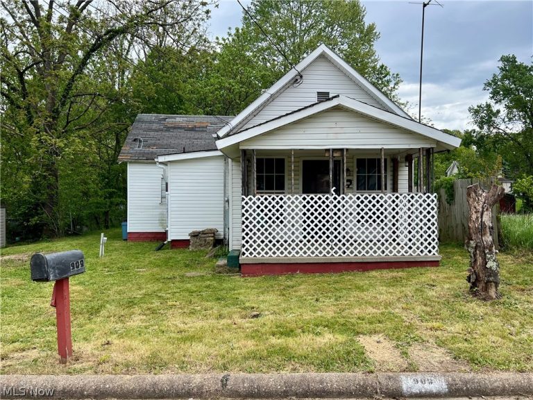 909 Lenore Street, Parkersburg, WV - Photo 2