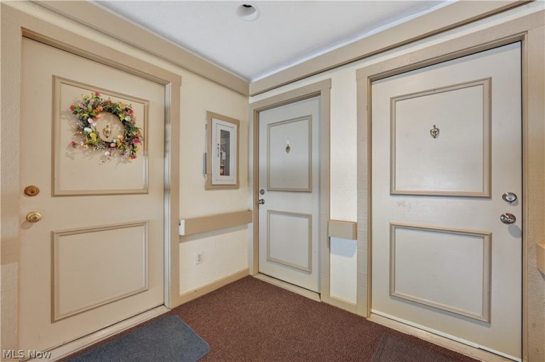 2930 Bay Drive #L7, Westlake, OH - Photo 3