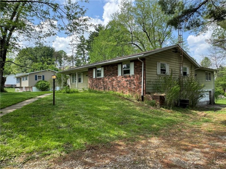 1651 Trend Drive, Zanesville, OH - Photo 2
