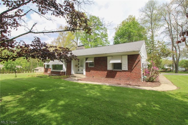 804 Crestview Drive, Boardman, OH - Photo 2
