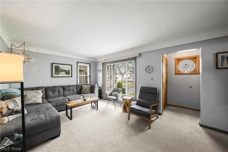 14902 James Avenue, Maple Heights, OH - Photo 4