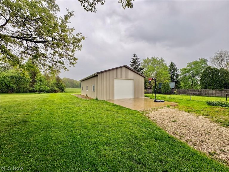 2281 Weymouth Road, Hinckley, OH - Photo 3