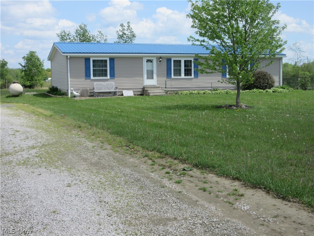 5232 Russel Road, Andover, OH