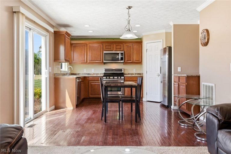3286 Hidden Brook Drive, Ravenna, OH - Photo 5