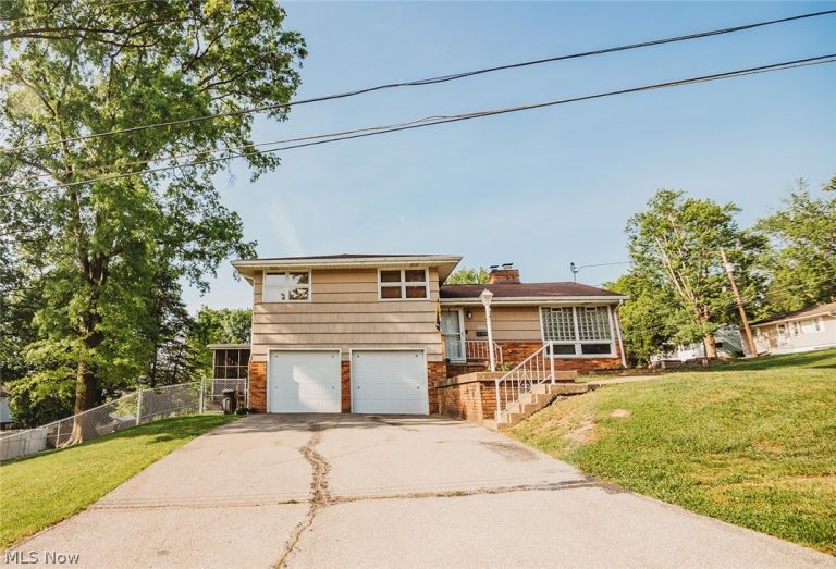 2502 27th Street, Parkersburg, WV - Photo 2