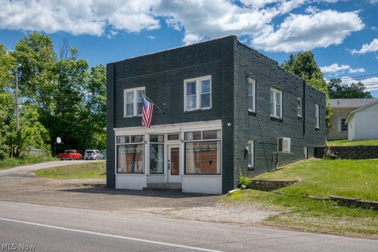 5708 Grand Central Avenue, Vienna, WV, 26105