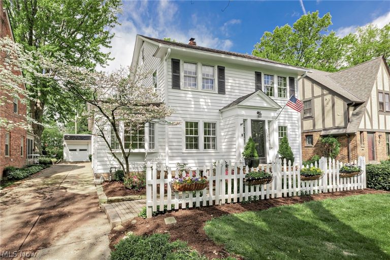 2528 Ashurst Road, University Heights, OH, 44118