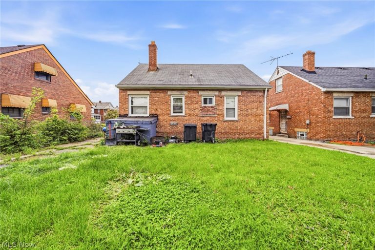 955 Nye Road, Cleveland, OH - Photo 3
