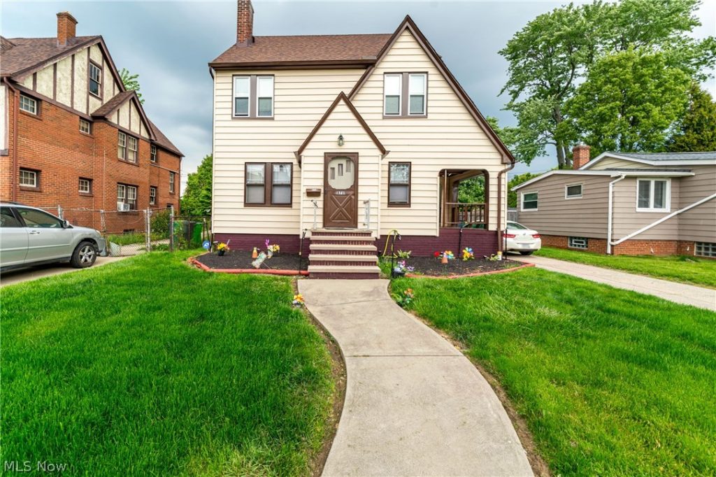 18701 Meredith Avenue, Euclid, OH