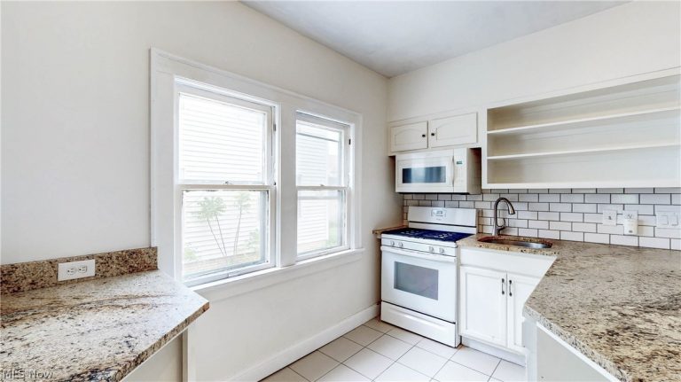 2215 Eldred Avenue, Lakewood, OH - Photo 4