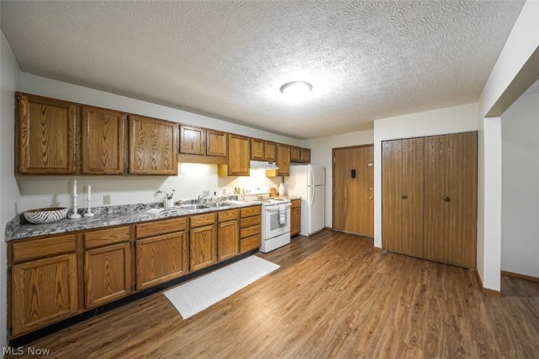 8140 Southwood Drive, Garrettsville, OH - Photo 8