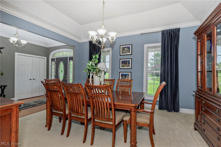 16820 Staffordshire Court, Chagrin Falls, OH - Photo 6