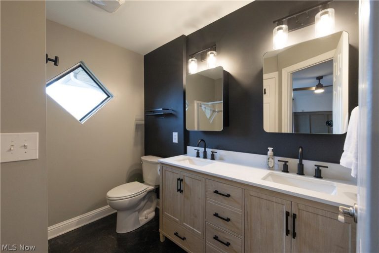 3800 Rosemont Boulevard, Fairlawn, OH - Photo 8