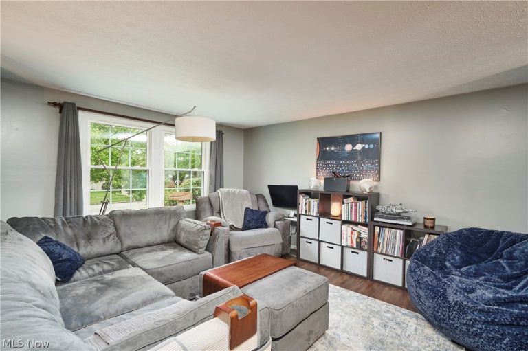 344 Silver Meadows Boulevard, Kent, OH - Photo 4