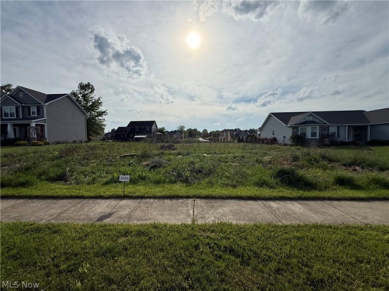 20 Oakview Crossing, Canfield, OH, 44406