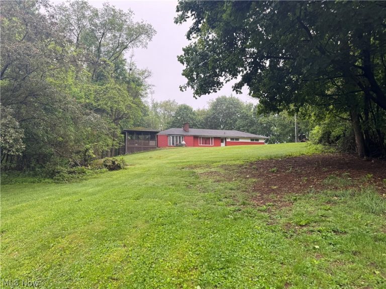 12797 Oakwood Avenue, Uniontown, OH - Photo 3