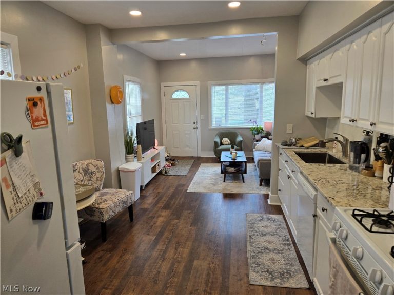 1952 124th Place, Cleveland, OH - Photo 6