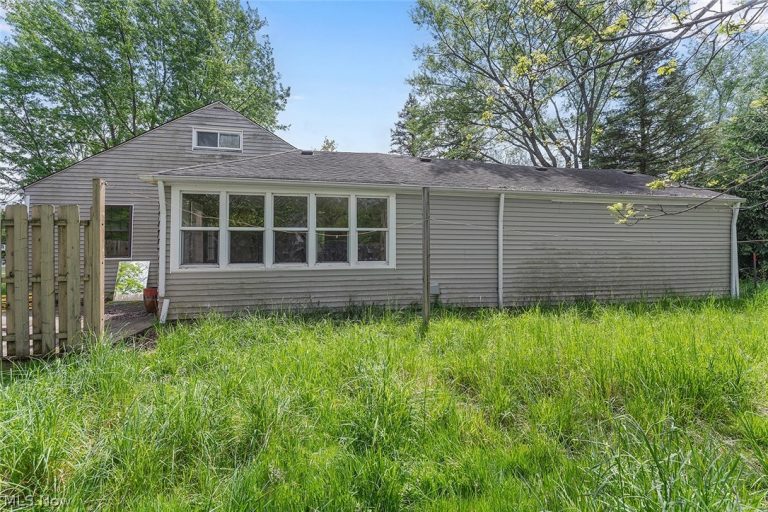 23804 Blackburn Road, Oakwood, OH - Photo 5