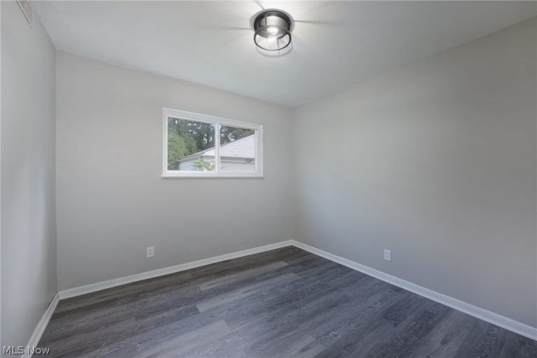 14405 Hale Avenue, Cleveland, OH - Photo 8