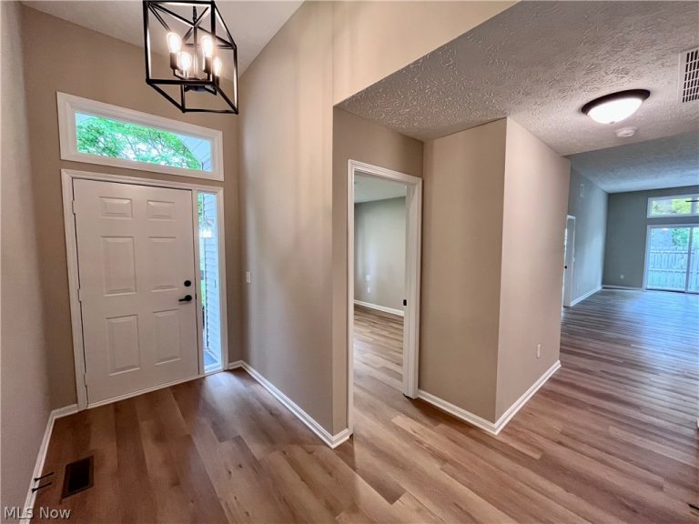 117 Ambleside Way, Amherst, OH - Photo 4