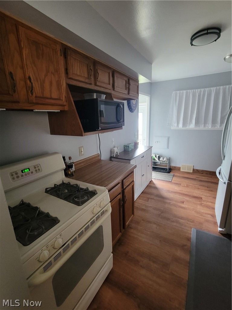 5230 147th Street, Brook Park, OH - Photo 4