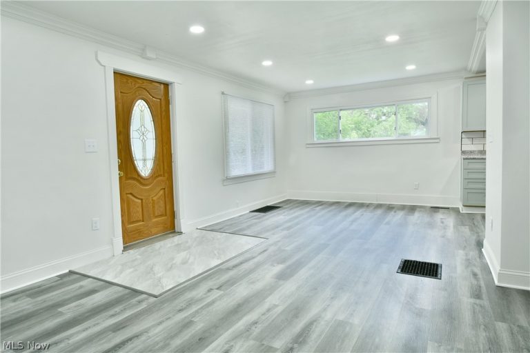 190 Bennett Court, Geneva, OH - Photo 3