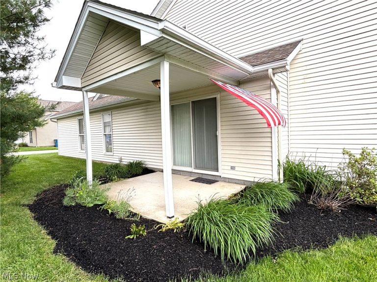12 Cambridge Glen, Columbiana, OH - Photo 4