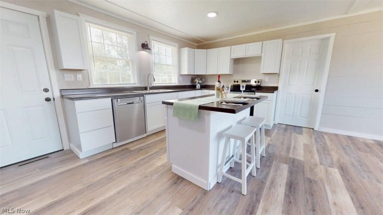 26 Hickory Drive, Little Hocking, OH - Photo 4