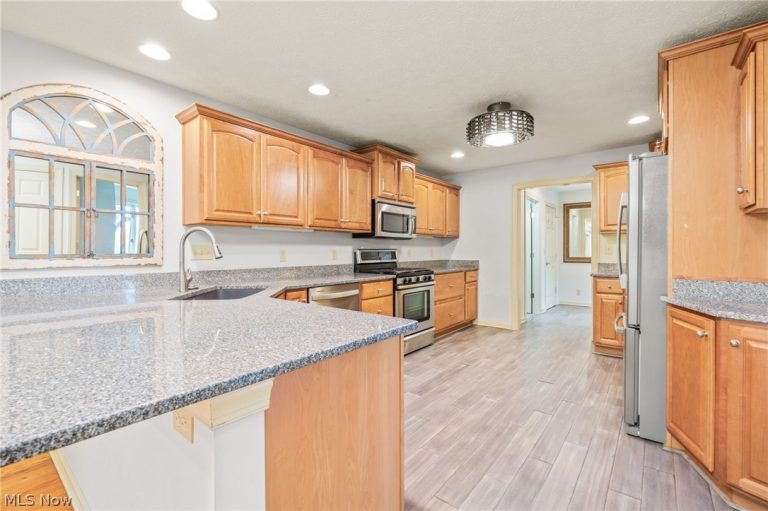 10743 Chippewa Road, Brecksville, OH - Photo 8