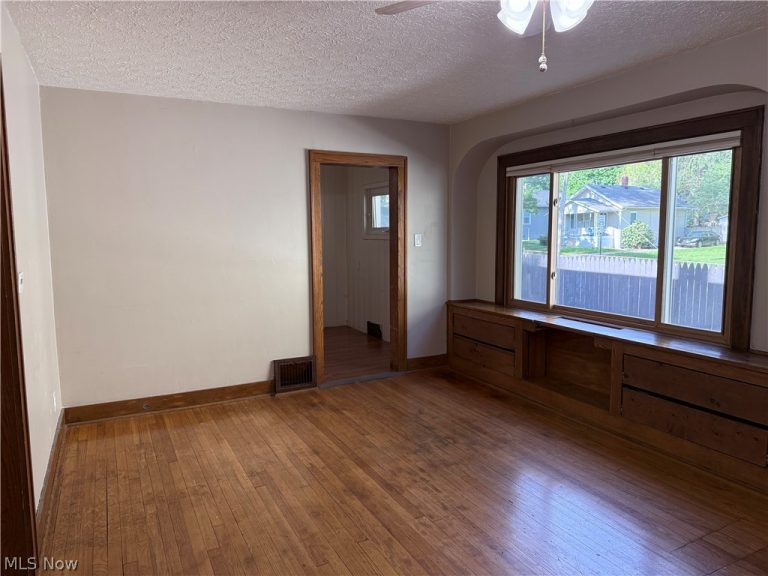 1468 Riverside Drive, Akron, OH - Photo 8