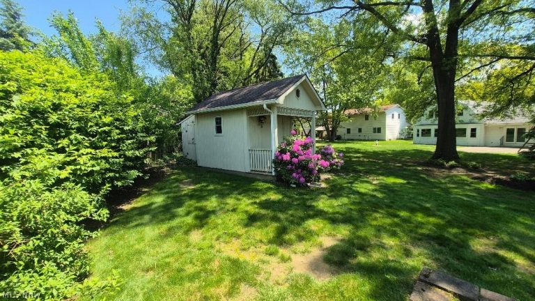 410 Breezewood Circle, Wadsworth, OH - Photo 6