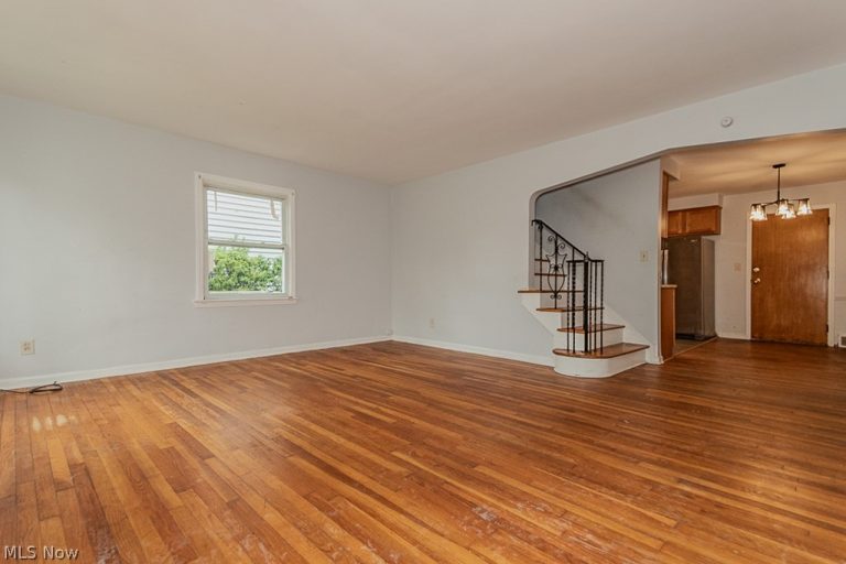 3694 Grosvenor Road, Cleveland Heights, OH - Photo 6