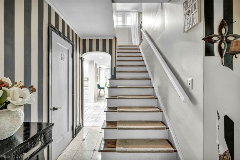2071 Lakeview Avenue, Rocky River, OH - Photo 8
