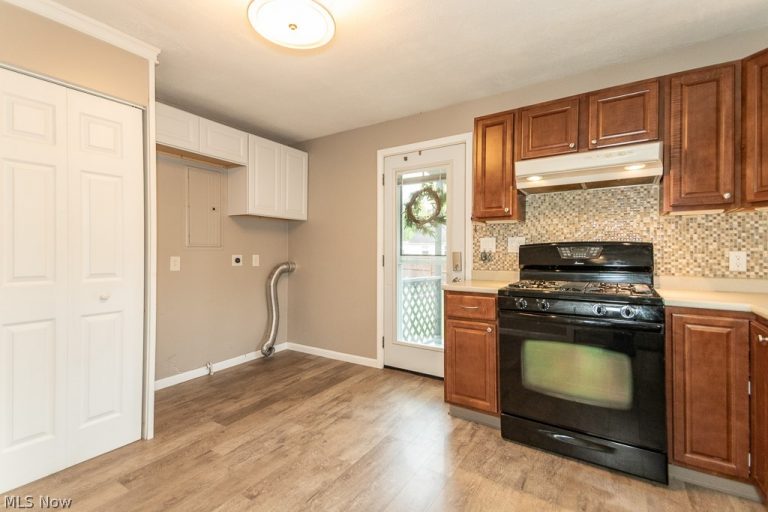 7444 Rockingham Road, Mentor, OH - Photo 6