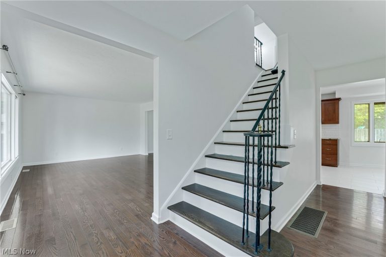 33065 Arlesford Drive, Solon, OH - Photo 3