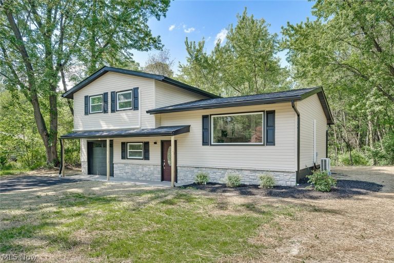 6967 Tamarack Drive, Hubbard, OH - Photo 3