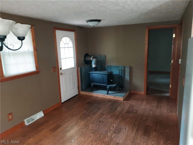 6646 4th Avenue, Andover, OH - Photo 3