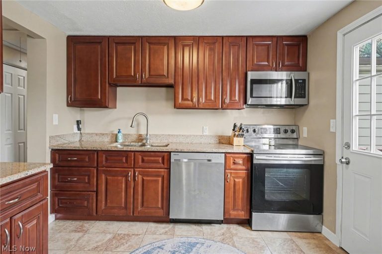 3671 Windjammer Cove, Aurora, OH - Photo 8