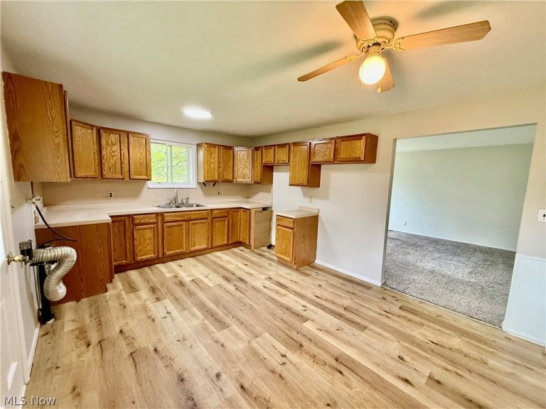 9214 Blueberry Lane, Macedonia, OH - Photo 8