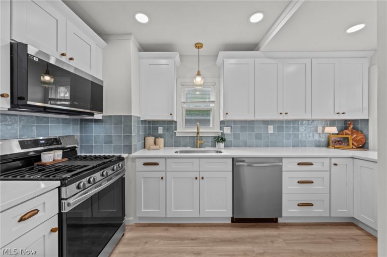 174 208th Street, Euclid, OH - Photo 5
