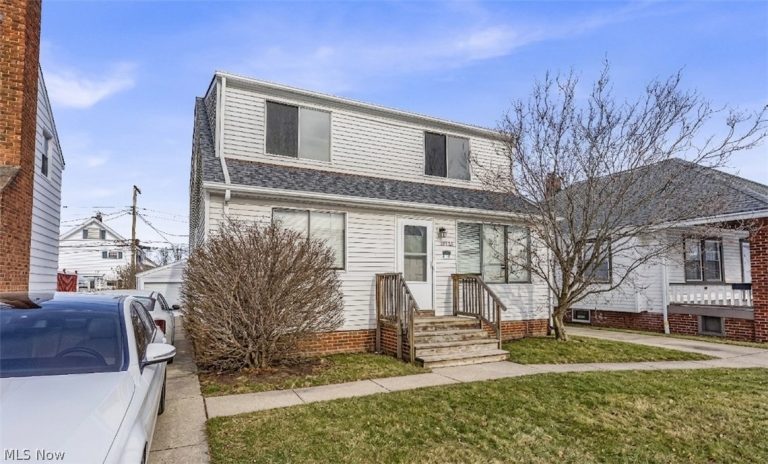 10725 Vernon Avenue #2/UP, Garfield Heights, OH - Photo 2