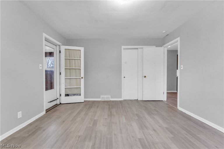 2915 Snow Road #2/UP, Parma, OH - Photo 4