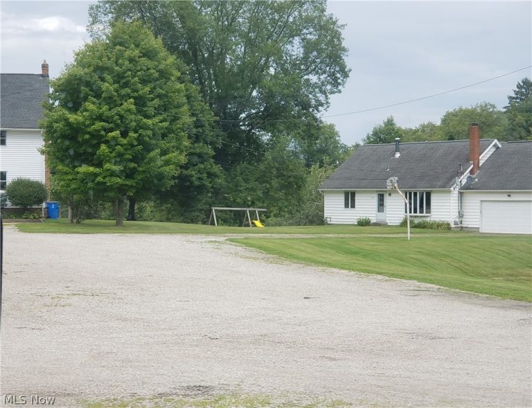 12765 Butternut Road, Burton, OH - Photo 2