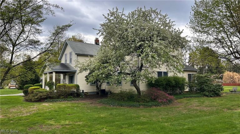 8772 Lake Shore Boulevard, Mentor, OH - Photo 2