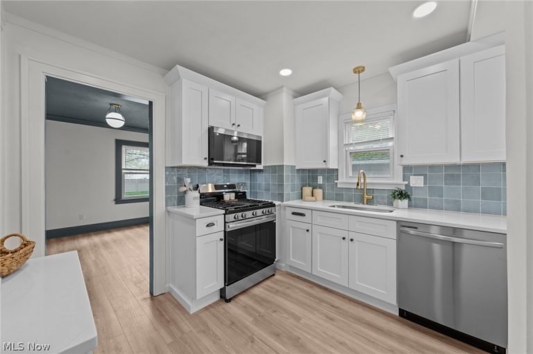 174 208th Street, Euclid, OH - Photo 6